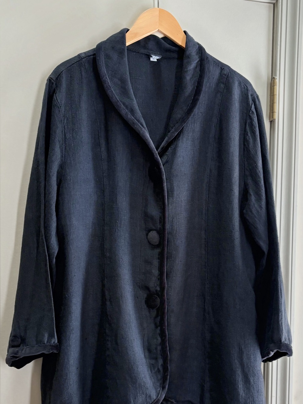 LIV Black Button-Front Linen Jacket w Velvet Trim